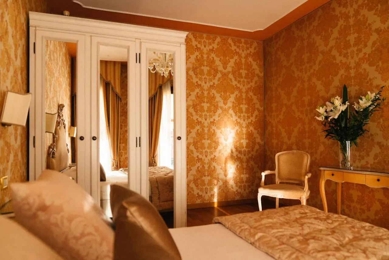 *** Bed & Breakfast Murano Palace Venice Italy